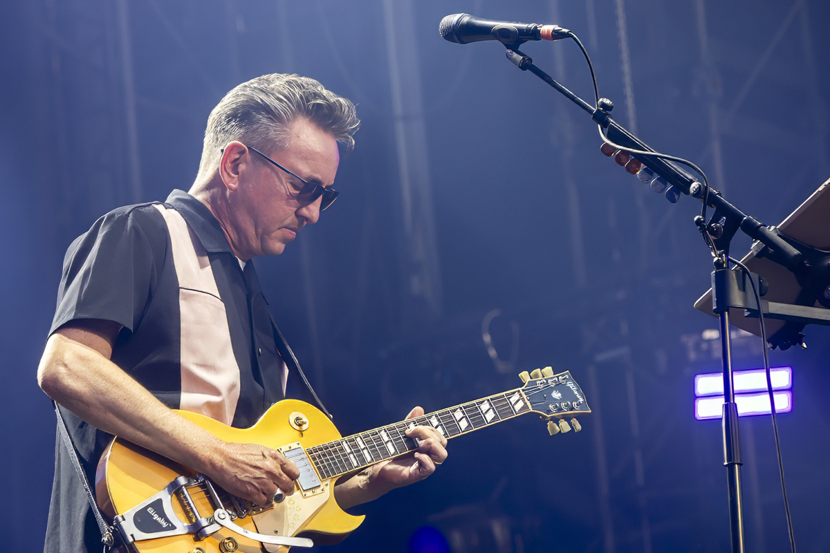 Richard Hawley @ Lokerse Feesten 2024, foto 8, foto's door Edwin Houdevelt - FrontView Magazine