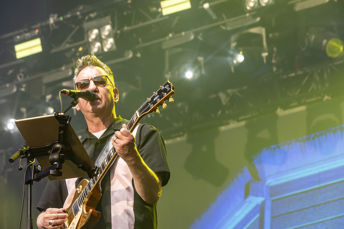 Richard Hawley @ Lokerse Feesten 2024, foto 13, foto's door Edwin Houdevelt - FrontView Magazine