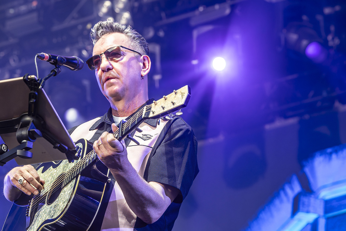 Richard Hawley @ Lokerse Feesten 2024, foto 18, foto's door Edwin Houdevelt - FrontView Magazine