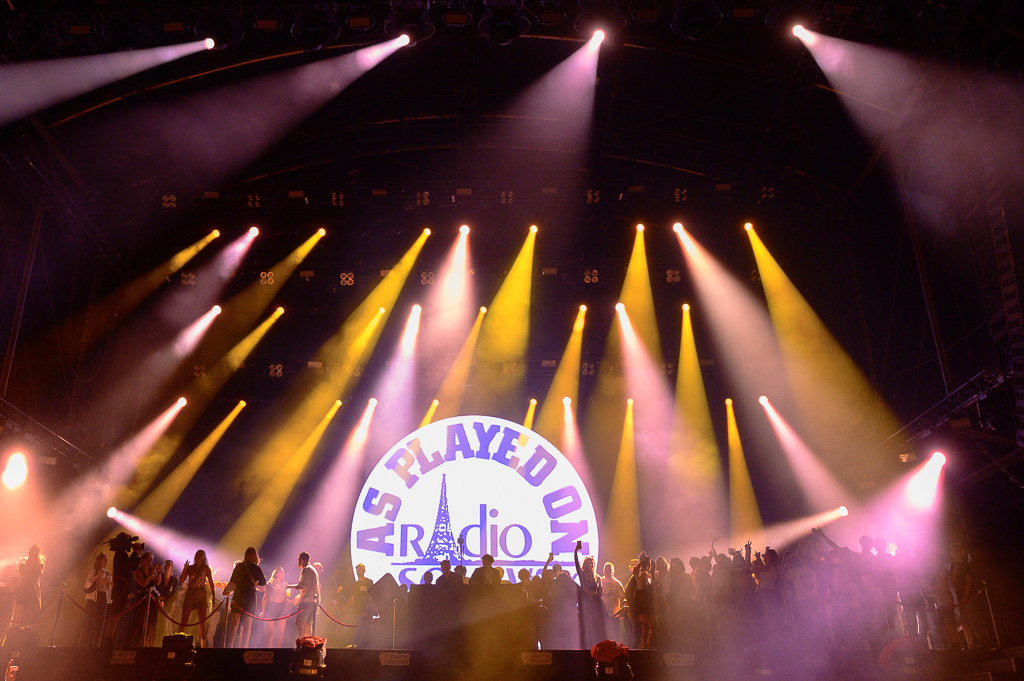 2manydjs @ Lokerse Feesten, picture 5, photographed by Gert Daemen - FrontView Magazine