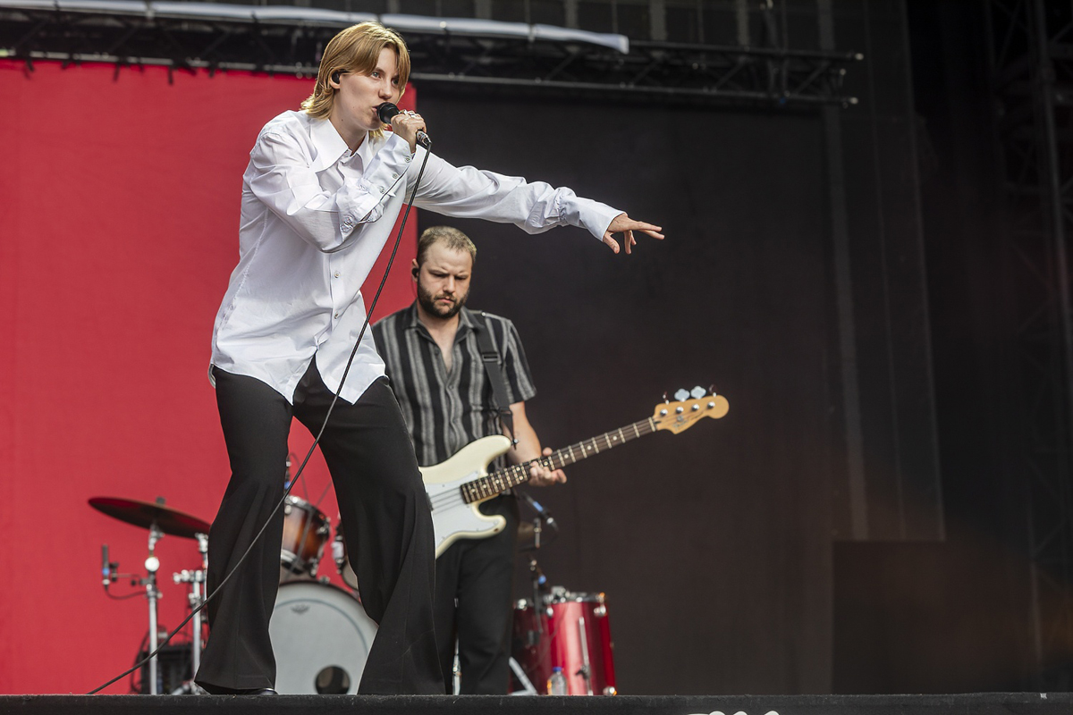 Whispering Sons @ Lokerse Feesten 2024, picture 43, photographed by Edwin Houdevelt - FrontView Magazine