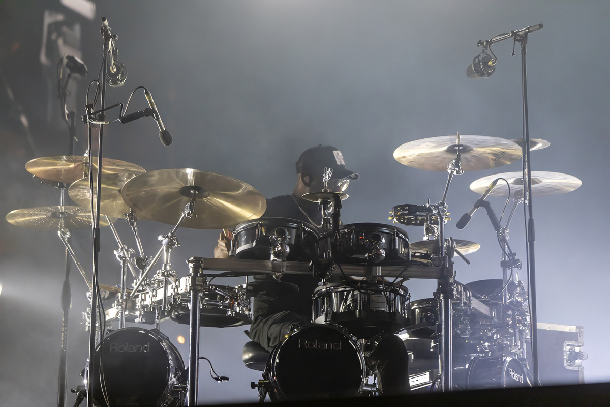 Massive Attack @ Lokerse Feesten, picture 18, photographed by Edwin Houdevelt - FrontView Magazine