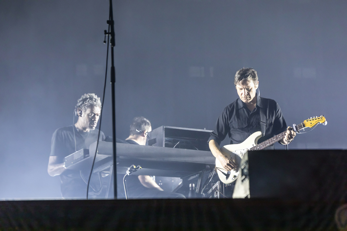 Massive Attack @ Lokerse Feesten, picture 30, photographed by Edwin Houdevelt - FrontView Magazine