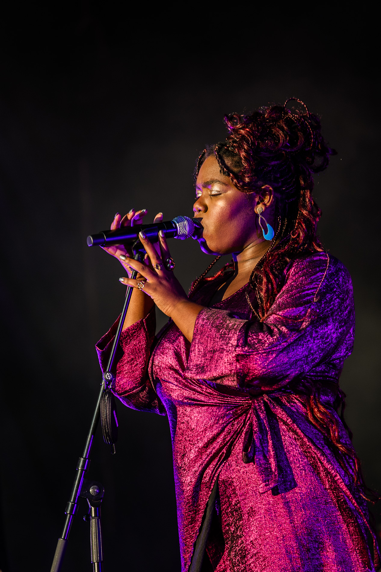 Oriana Ikomo @ Beleuvenissen, picture 1, photographed by Jürgen Bruynooghe - FrontView Magazine