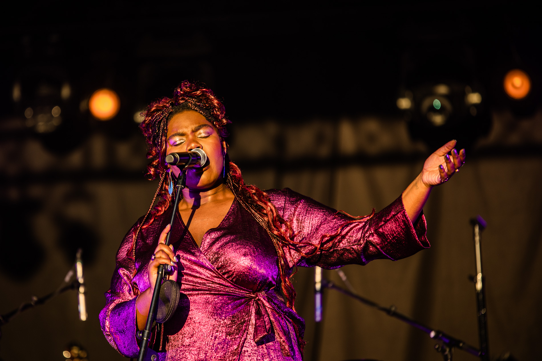 Oriana Ikomo @ Beleuvenissen, picture 2, photographed by Jürgen Bruynooghe - FrontView Magazine