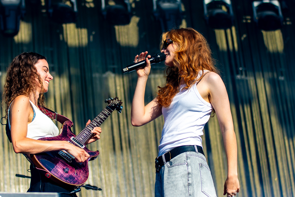 Froukje @ Lokerse Feesten, picture 6, photographed by Luc Klinckaert - FrontView Magazine