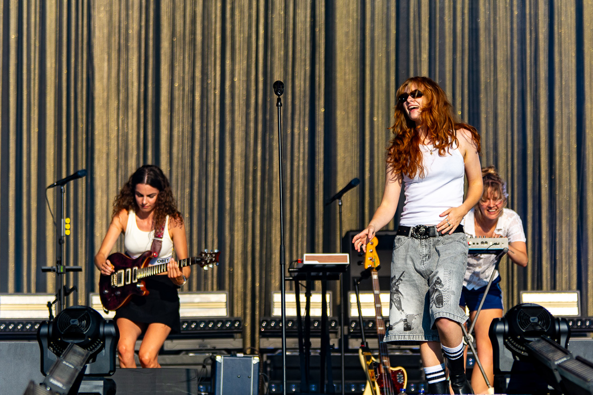 Froukje @ Lokerse Feesten, picture 9, photographed by Luc Klinckaert - FrontView Magazine