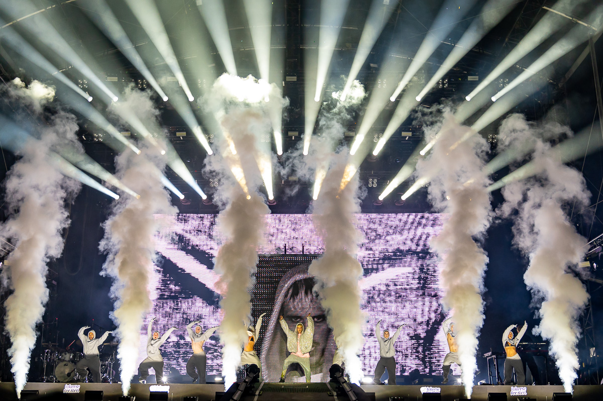 Oscar and The Wolf @ Lokerse Feesten, picture 2, photographed by Luc Klinckaert - FrontView Magazine