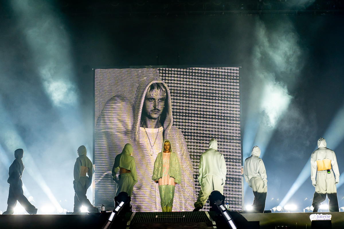 Oscar and The Wolf @ Lokerse Feesten, picture 6, photographed by Luc Klinckaert - FrontView Magazine