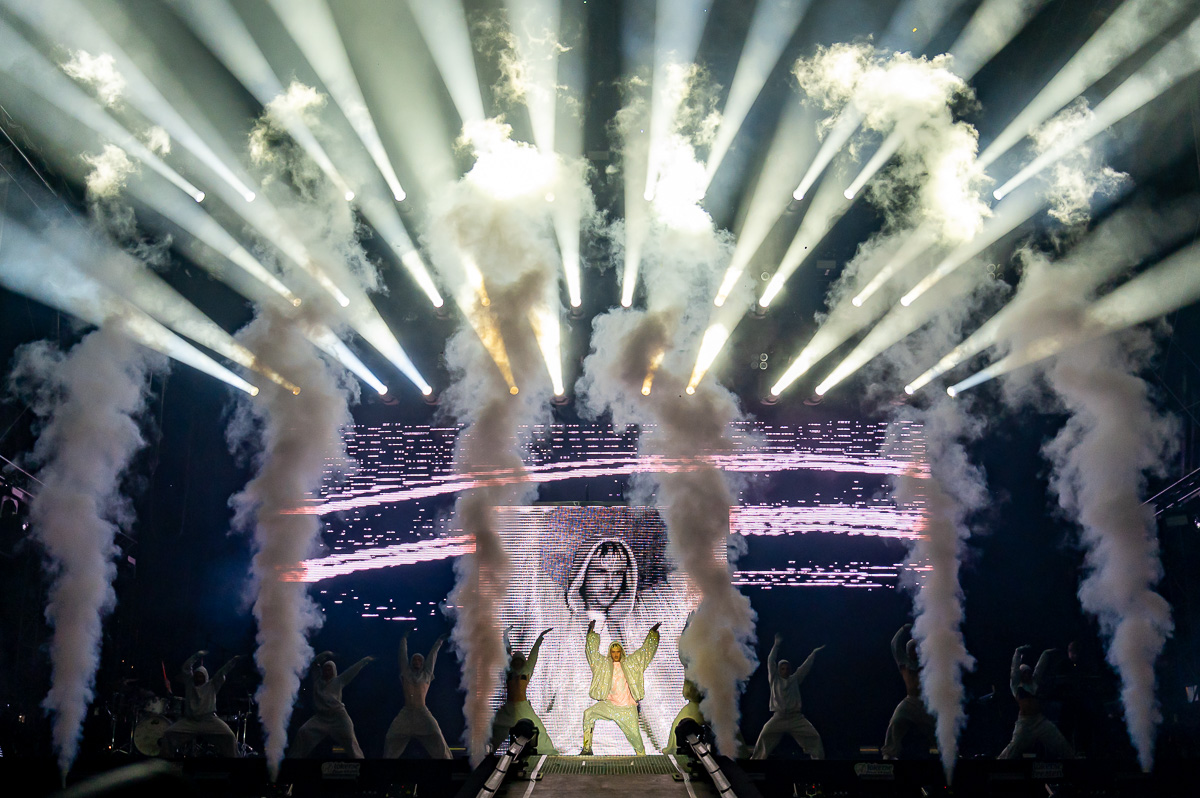 Oscar and The Wolf @ Lokerse Feesten, picture 9, photographed by Luc Klinckaert - FrontView Magazine