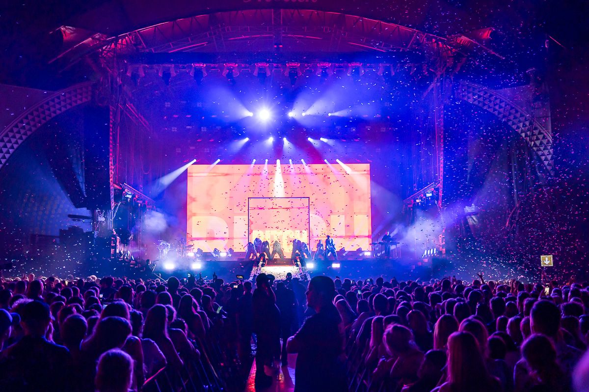 Oscar and The Wolf @ Lokerse Feesten, picture 15, photographed by Luc Klinckaert - FrontView Magazine