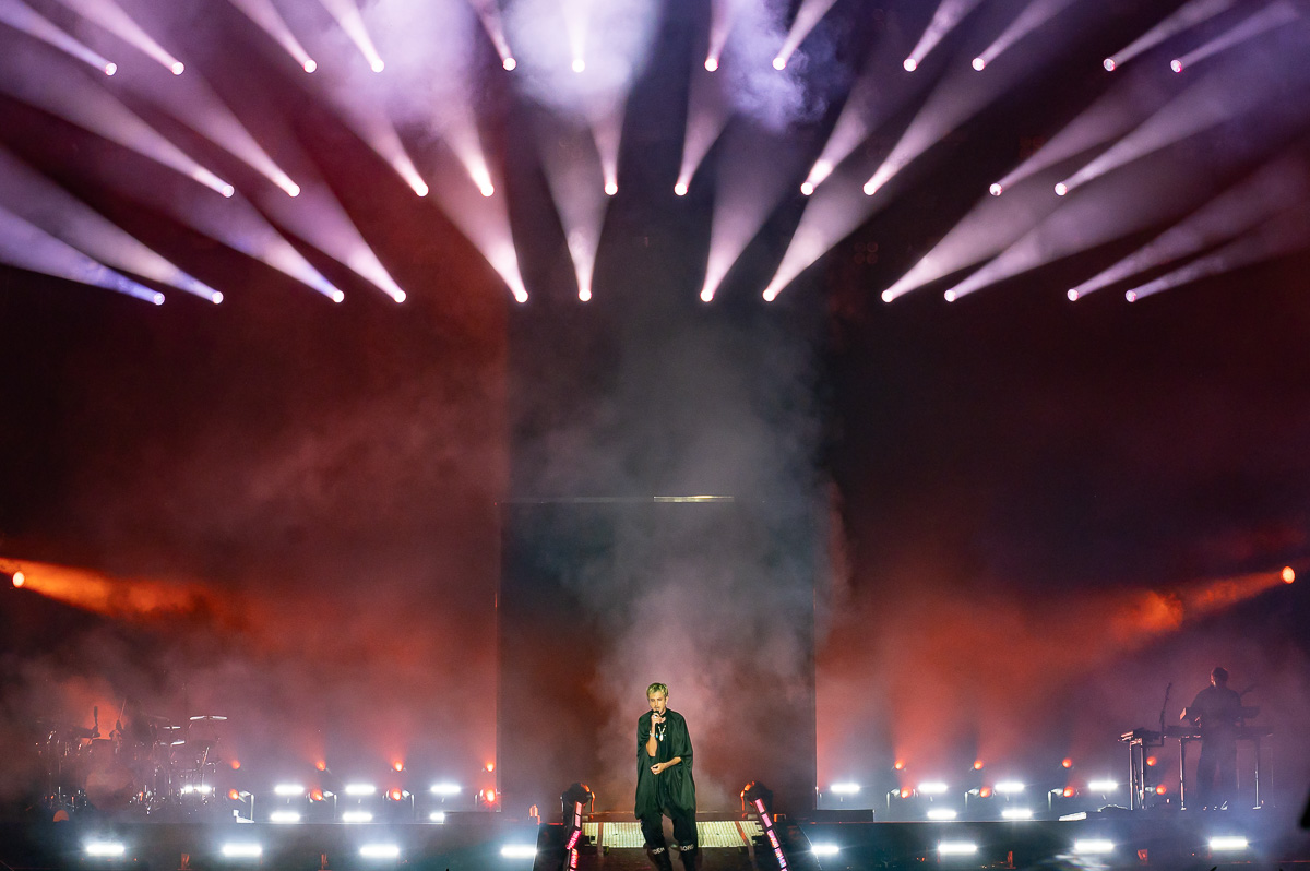 Oscar and The Wolf @ Lokerse Feesten, picture 17, photographed by Luc Klinckaert - FrontView Magazine