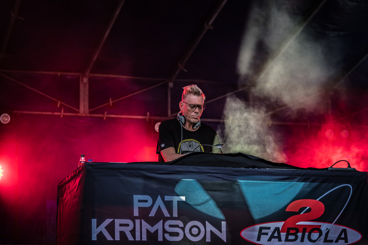 2 Fabiola & Pat Krimson @ Parkies Sint-Niklaas, picture 1, photographed by Danny Wagemans - FrontView Magazine