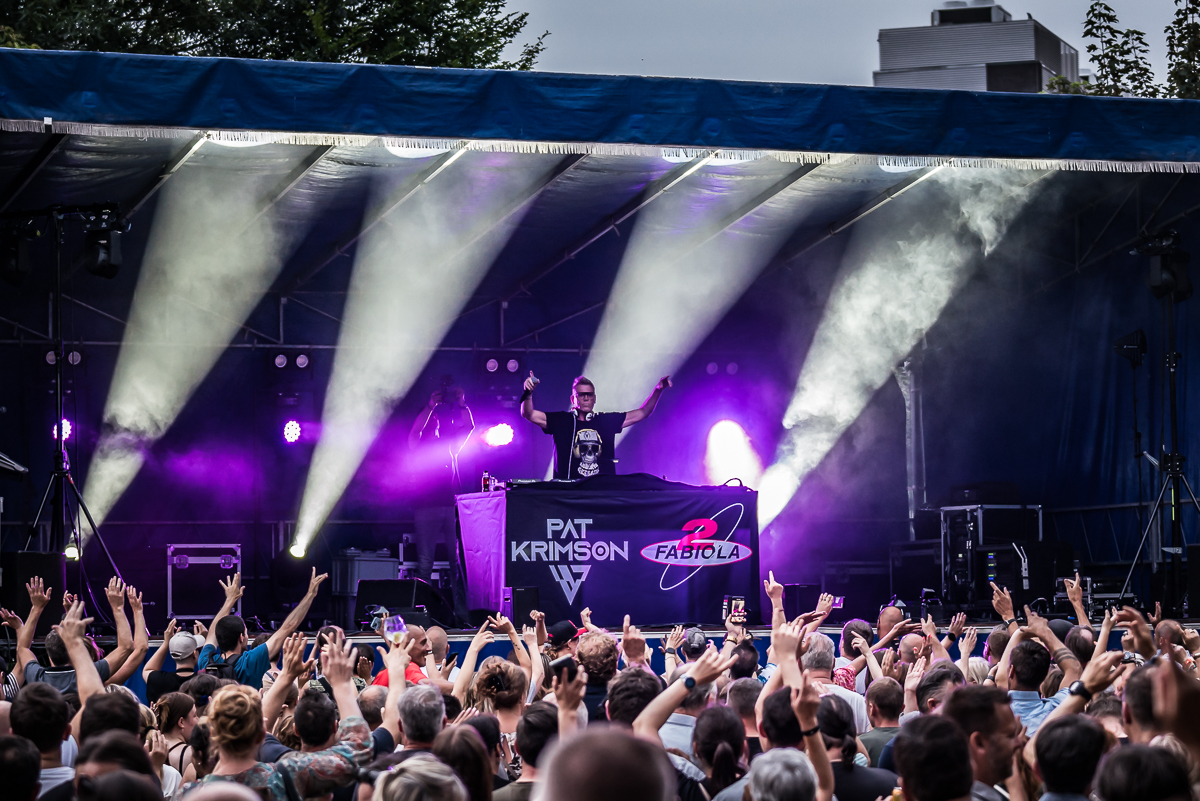2 Fabiola & Pat Krimson @ Parkies Sint-Niklaas, picture 3, photographed by Danny Wagemans - FrontView Magazine