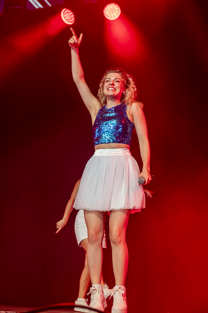 K3 @ Rijvers Festival 2024, picture 2, photographed by Dimitri Vanlommel - FrontView Magazine