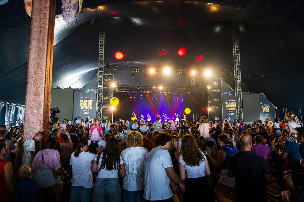 K3 @ Rijvers Festival 2024, picture 21, photographed by Dimitri Vanlommel - FrontView Magazine