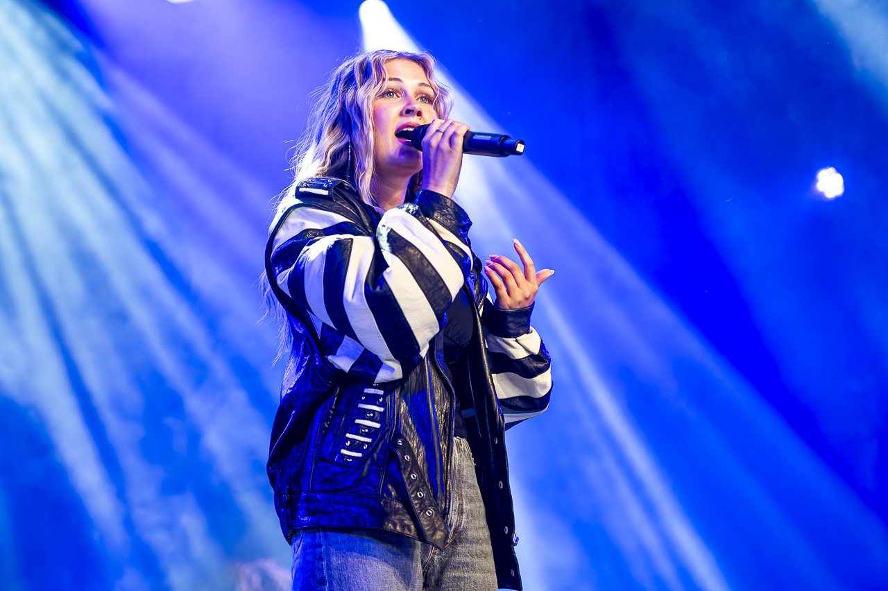 IIII @ Rijvers Festival 2024, picture 3, photographed by Dimitri Vanlommel - FrontView Magazine