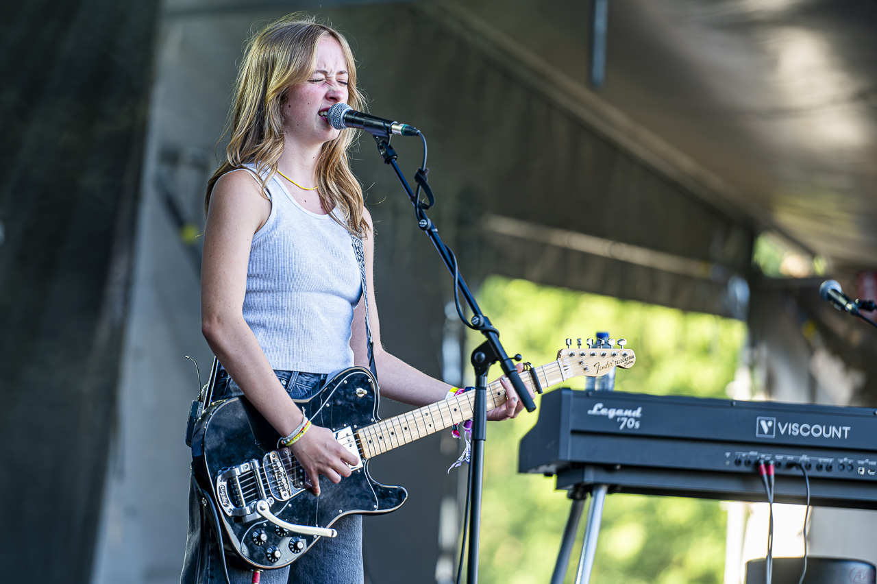 Ise @ Rijvers Festival 2024, picture 1, photographed by Dimitri Vanlommel - FrontView Magazine
