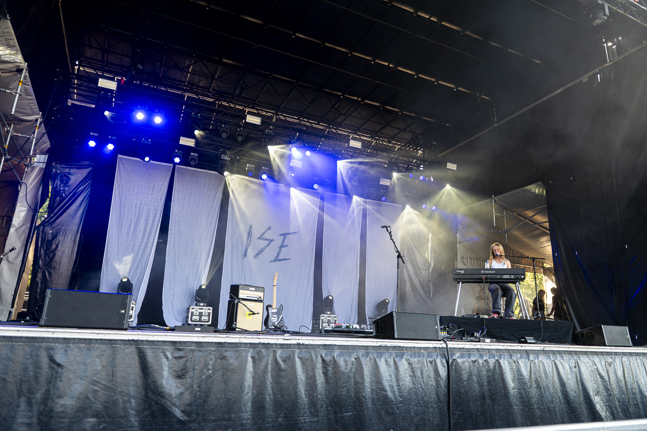 Ise @ Rijvers Festival 2024, picture 12, photographed by Dimitri Vanlommel - FrontView Magazine