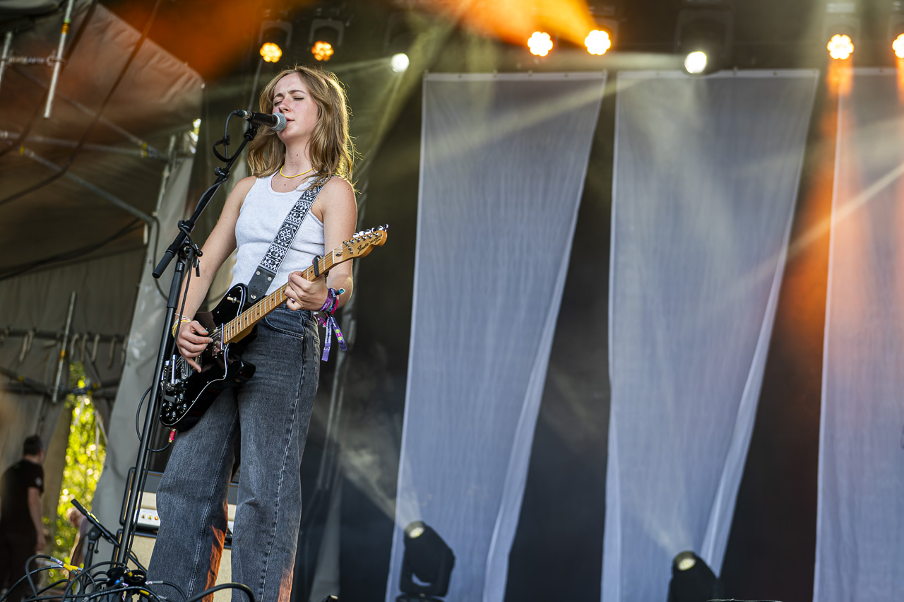 Ise @ Rijvers Festival 2024, picture 16, photographed by Dimitri Vanlommel - FrontView Magazine