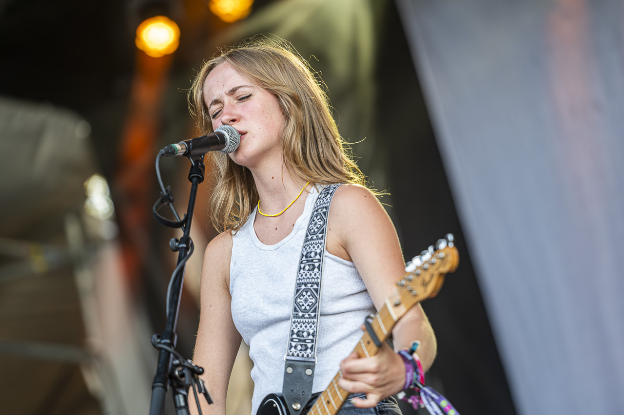 Ise @ Rijvers Festival 2024, picture 17, photographed by Dimitri Vanlommel - FrontView Magazine