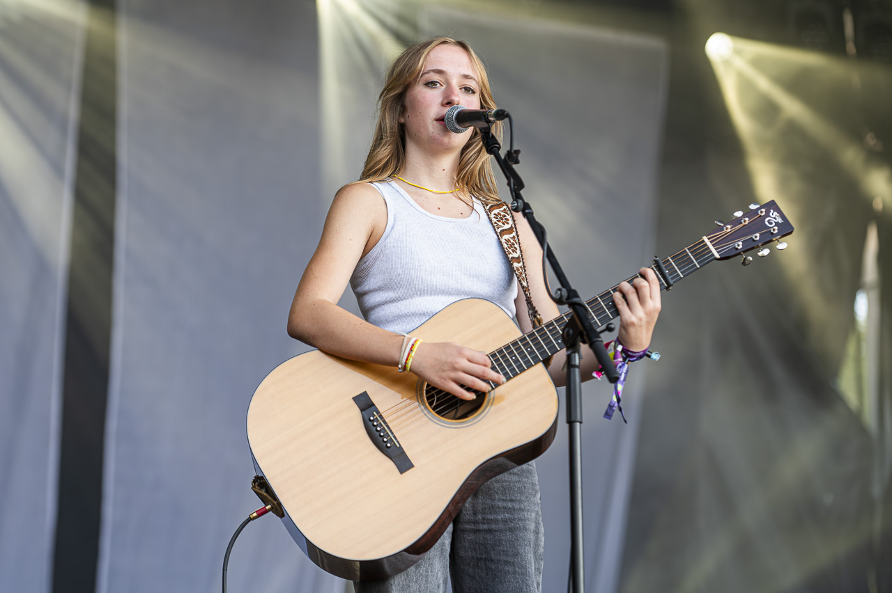 Ise @ Rijvers Festival 2024, picture 21, photographed by Dimitri Vanlommel - FrontView Magazine