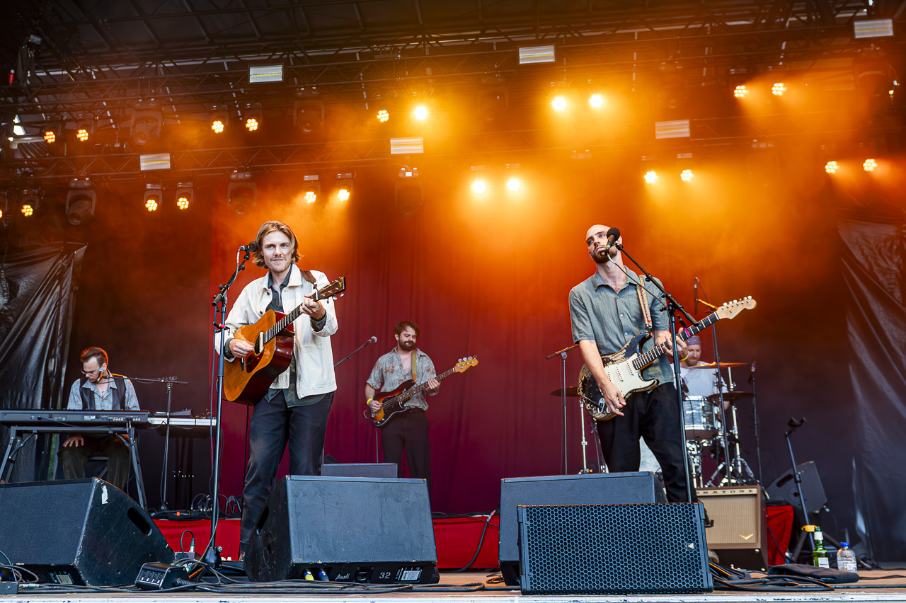 Mooneye @ Rijvers Festival 2024, picture 2, photographed by Dimitri Vanlommel - FrontView Magazine