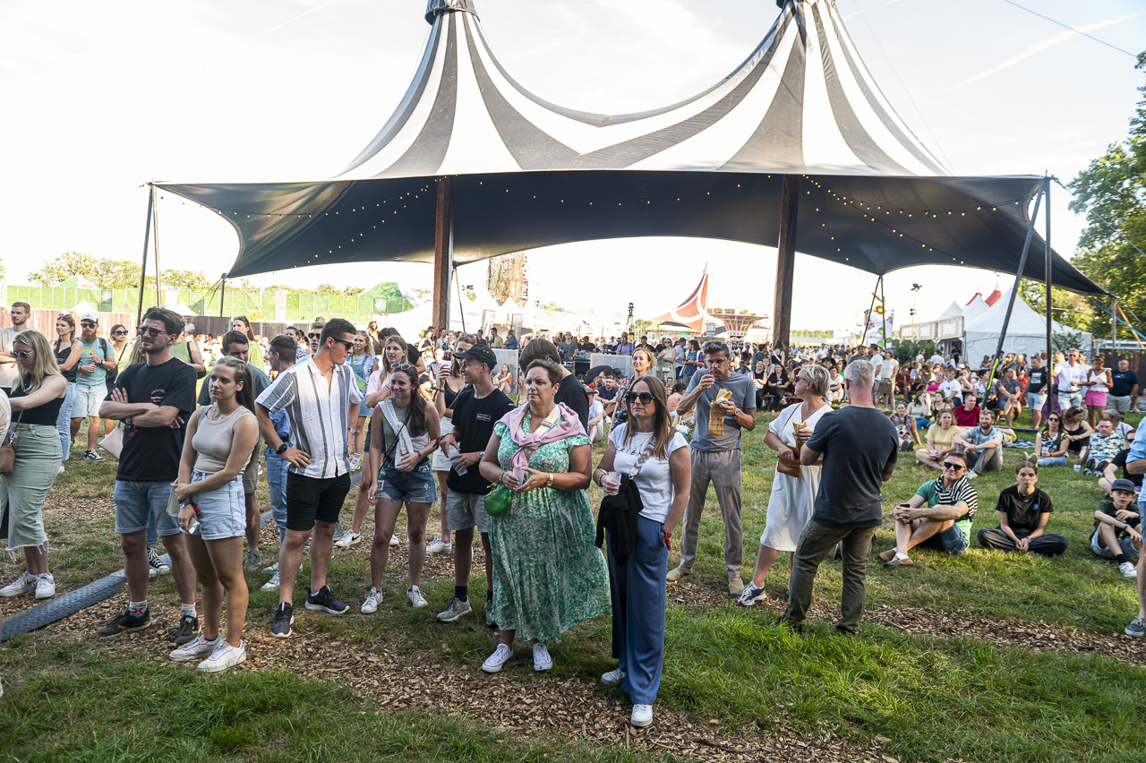 Sfeerbeelden dag 1 @ Rijvers Festival 2024, picture 20, photographed by Dimitri Vanlommel - FrontView Magazine