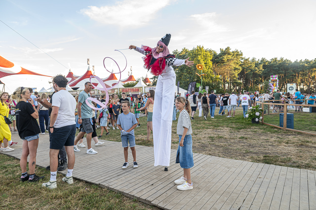 Sfeerbeelden dag 1 @ Rijvers Festival 2024, picture 25, photographed by Dimitri Vanlommel - FrontView Magazine