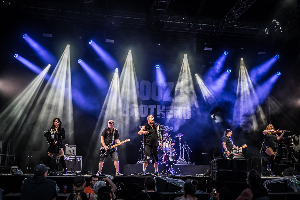 Booze Brothers @ Fonnefeesten 2024, picture 17, photographed by Danny Wagemans - FrontView Magazine