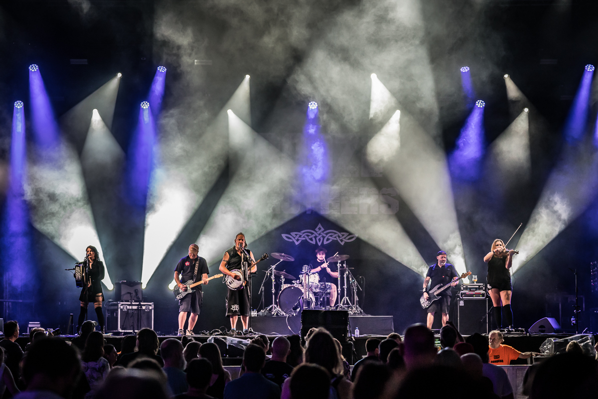 Booze Brothers @ Fonnefeesten 2024, picture 28, photographed by Danny Wagemans - FrontView Magazine