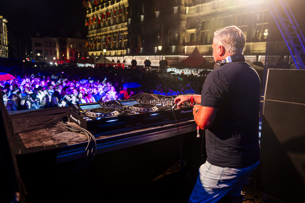 DJ F.R.A.N.K @ Bollekesfeesten Antwerpen, foto 1, foto's door Dimitri Vanlommel - FrontView Magazine