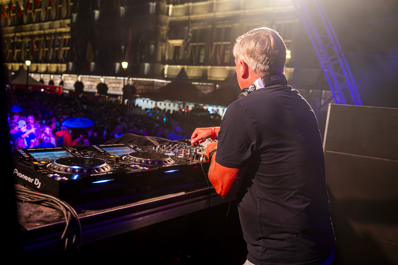 DJ F.R.A.N.K @ Bollekesfeesten Antwerpen, foto 2, foto's door Dimitri Vanlommel - FrontView Magazine