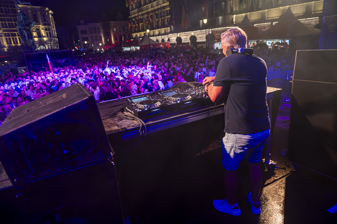 DJ F.R.A.N.K @ Bollekesfeesten Antwerpen, foto 7, foto's door Dimitri Vanlommel - FrontView Magazine