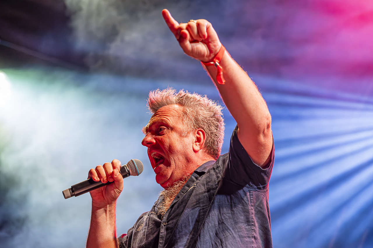 Ivan Pecnik @ Vlaanderen Zingt - Bollekesfeesten Antwerpen, picture 4, photographed by Youri Vanlommel - FrontView Magazine