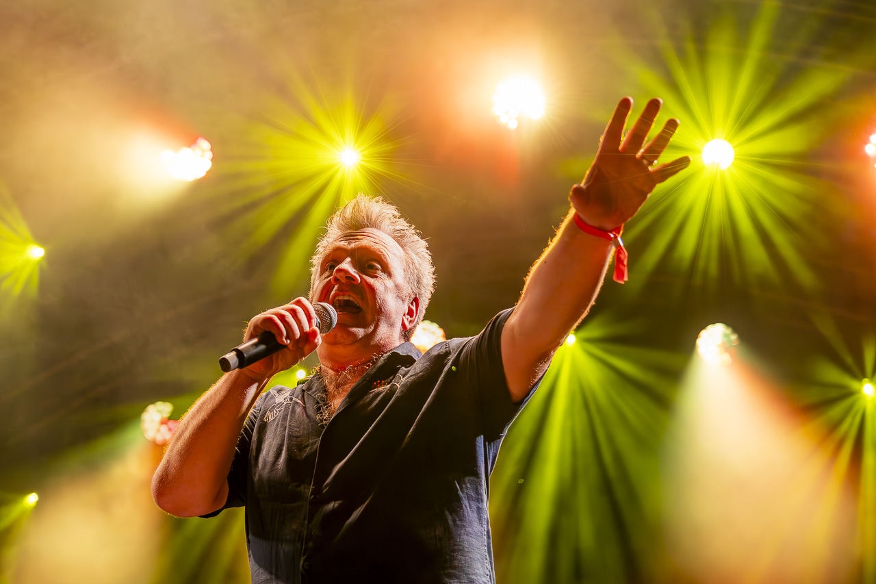 Ivan Pecnik @ Vlaanderen Zingt - Bollekesfeesten Antwerpen, picture 6, photographed by Youri Vanlommel - FrontView Magazine