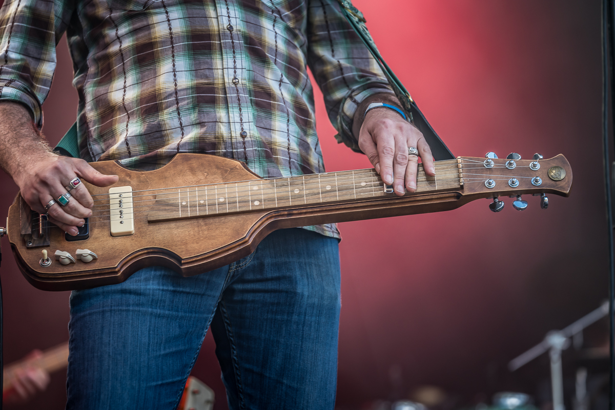 Red Red @ Fonnefeesten 2024, picture 2, photographed by Danny Wagemans - FrontView Magazine