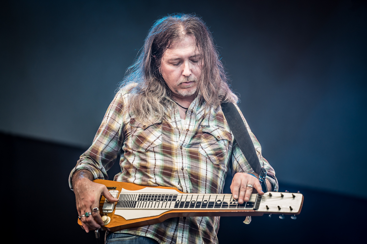 Red Red @ Fonnefeesten 2024, picture 15, photographed by Danny Wagemans - FrontView Magazine