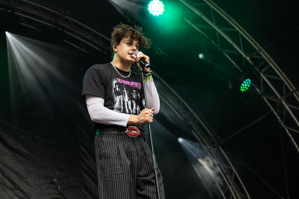 SHY @ Bollekesfeesten 2024, picture 10, photographed by Marc Verdonck - FrontView Magazine