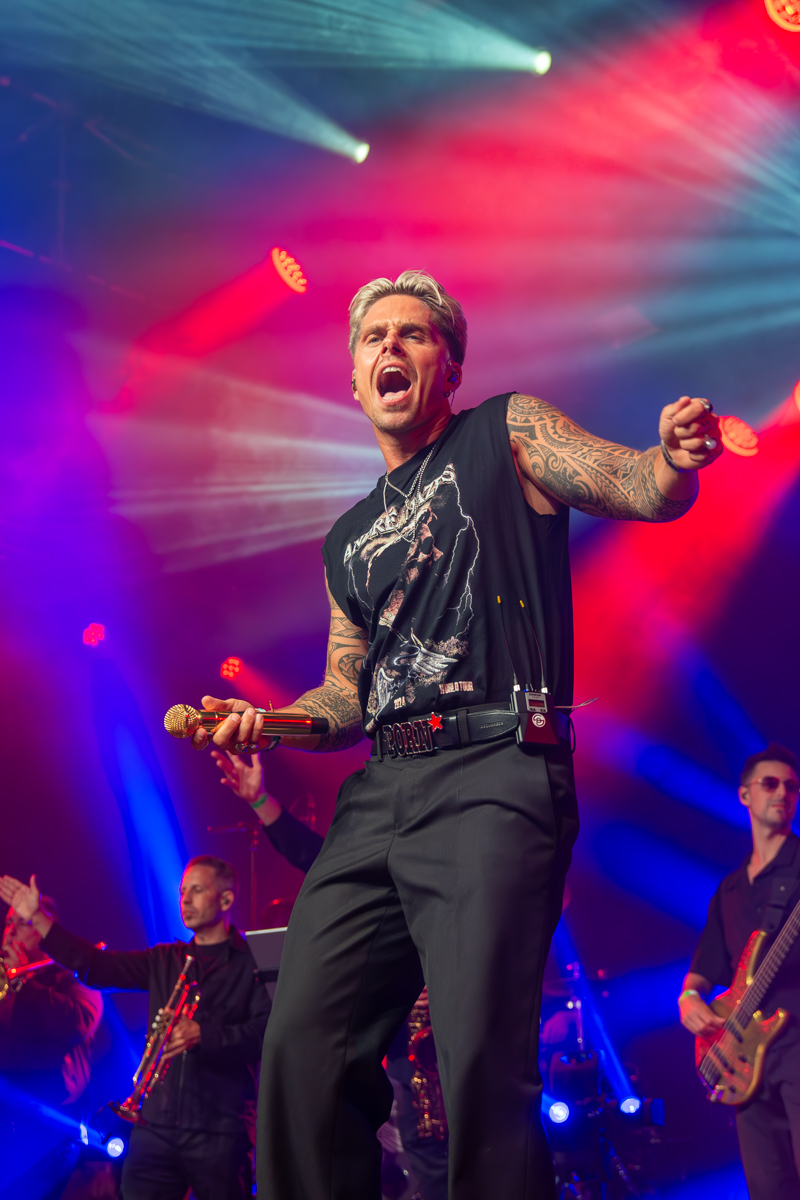 Andre Hazes @ Rijvers Festival 2024, picture 12, photographed by Jurgen Van De Maele - FrontView Magazine