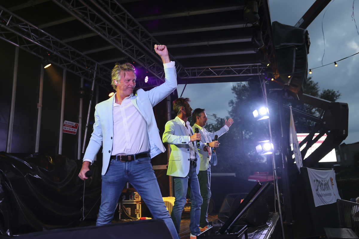 De Romeo's @ vestenfestival Melsele, picture 3, photographed by Peter Casie - FrontView Magazine