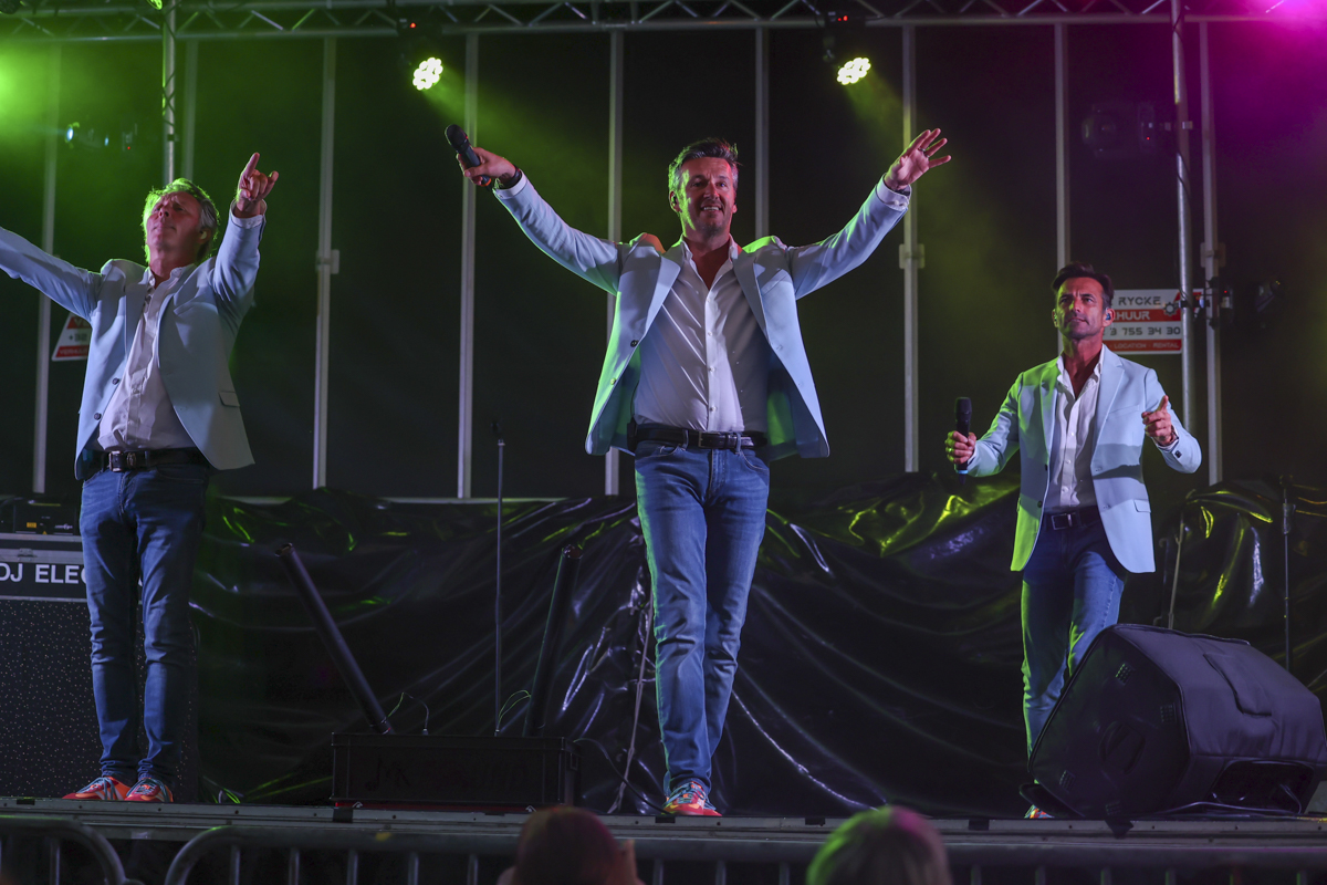 De Romeo's @ vestenfestival Melsele, picture 5, photographed by Peter Casie - FrontView Magazine