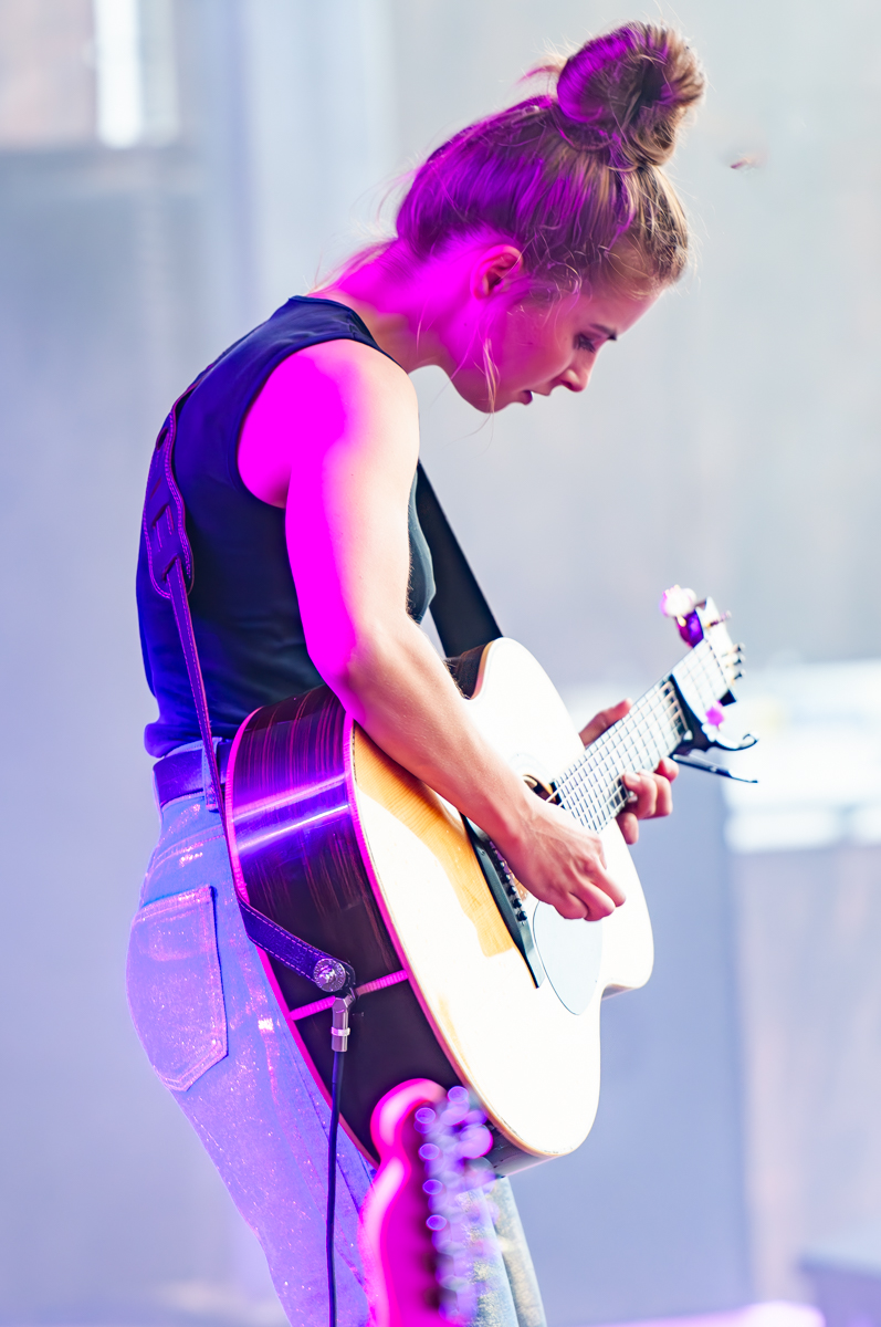Emma d' Arc @ Rijvers Festival 2024, picture 6, photographed by Jurgen Van De Maele - FrontView Magazine