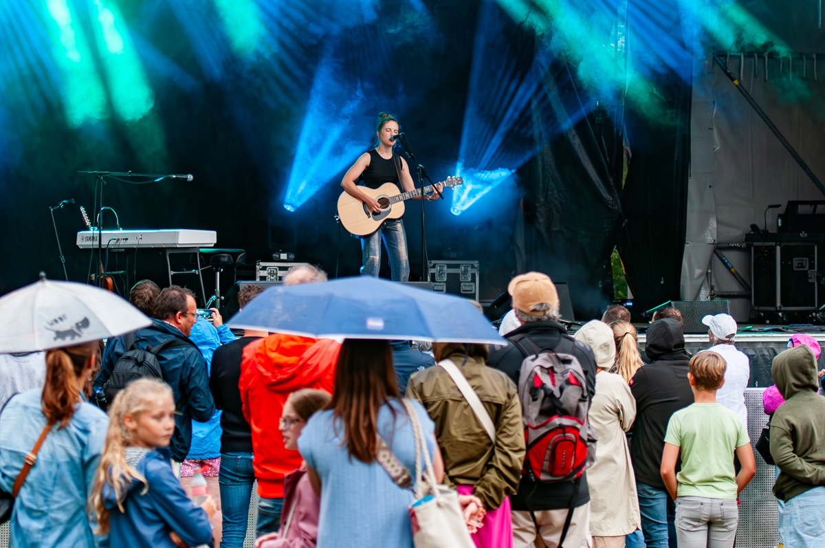 Emma d' Arc @ Rijvers Festival 2024, picture 10, photographed by Jurgen Van De Maele - FrontView Magazine
