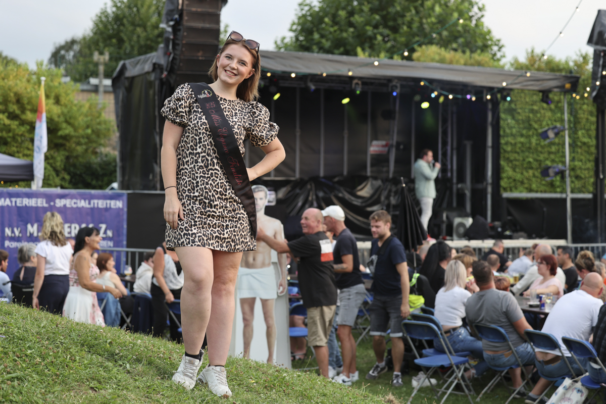 Nathan De Clerck @ vestenfestival Melsele, foto 2, foto's door Peter Casie - FrontView Magazine