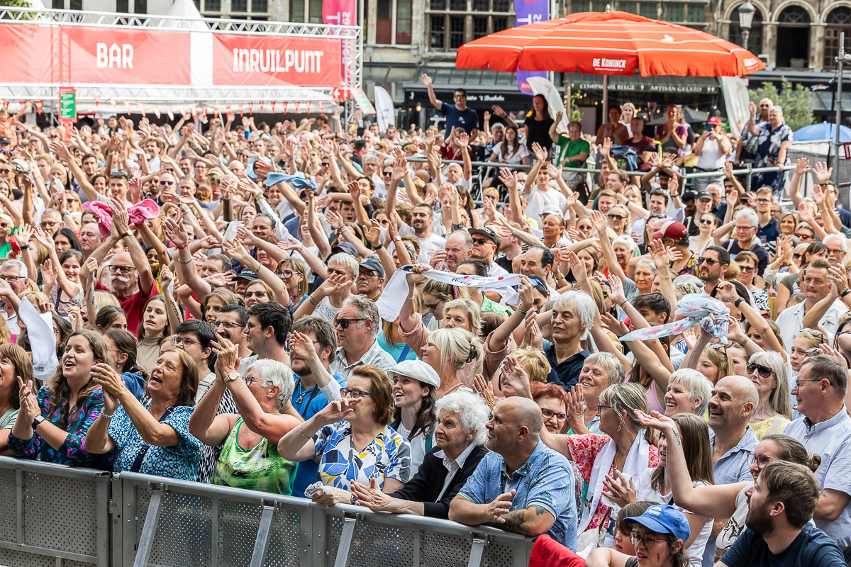 Willy Sommers @ Bollekesfeesten 2024, picture 4, photographed by Marc Verdonck - FrontView Magazine