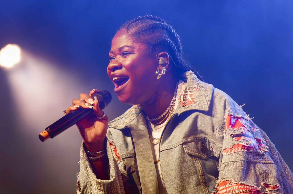 Coely @ Rijvers Festival 2024, picture 4, photographed by Jurgen Van De Maele - FrontView Magazine