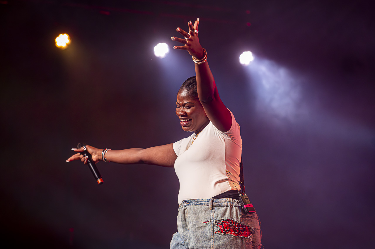 Coely @ Rijvers Festival 2024, picture 21, photographed by Jurgen Van De Maele - FrontView Magazine