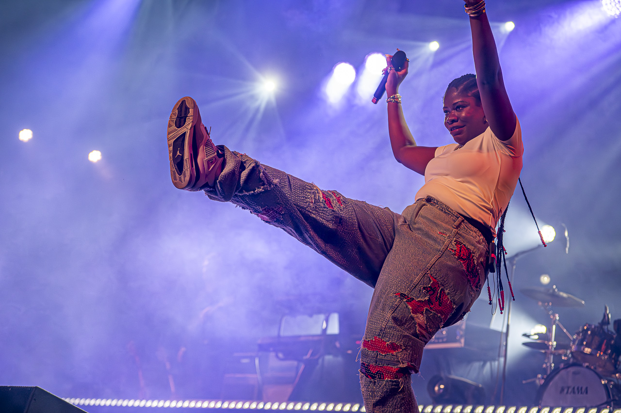 Coely @ Rijvers Festival 2024, picture 22, photographed by Jurgen Van De Maele - FrontView Magazine
