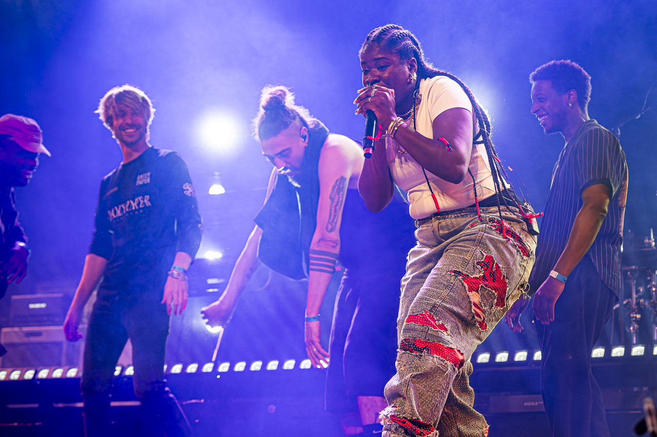 Coely @ Rijvers Festival 2024, picture 25, photographed by Jurgen Van De Maele - FrontView Magazine